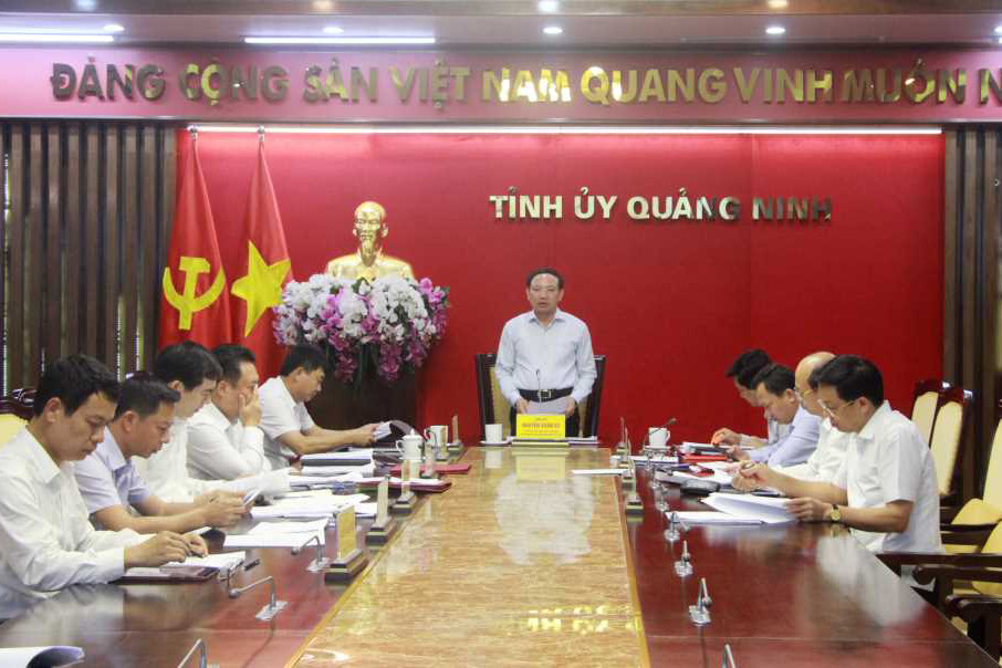 Quảng Ninh khuyến khích cán bộ bị kỷ luật, cảnh cáo xin từ chức