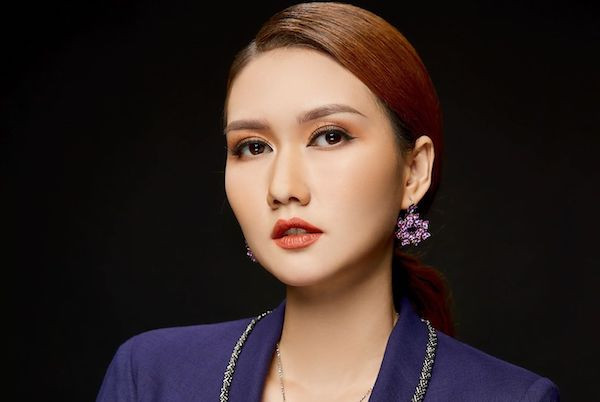Nghệ sĩ Việt bất chấp pháp luật với hình thức quảng cáo 'bói tử vi'
