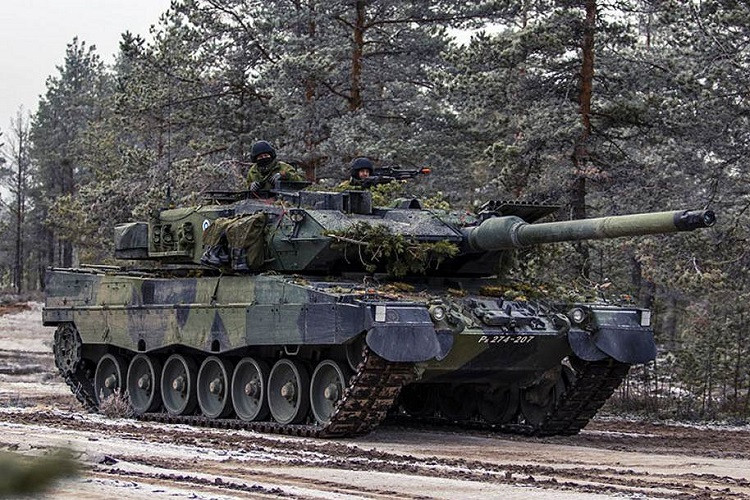 Ukraine kêu gọi Đức viện trợ xe tăng, Mỹ điều HIMARS tới sát nách Nga
