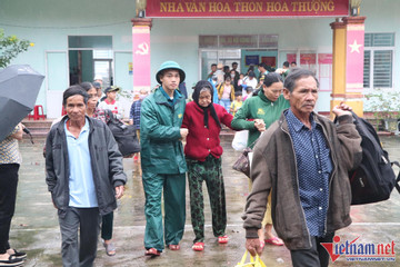 Sơ tán khẩn cấp hàng ngàn người đến nơi an toàn, tránh trú bão Noru