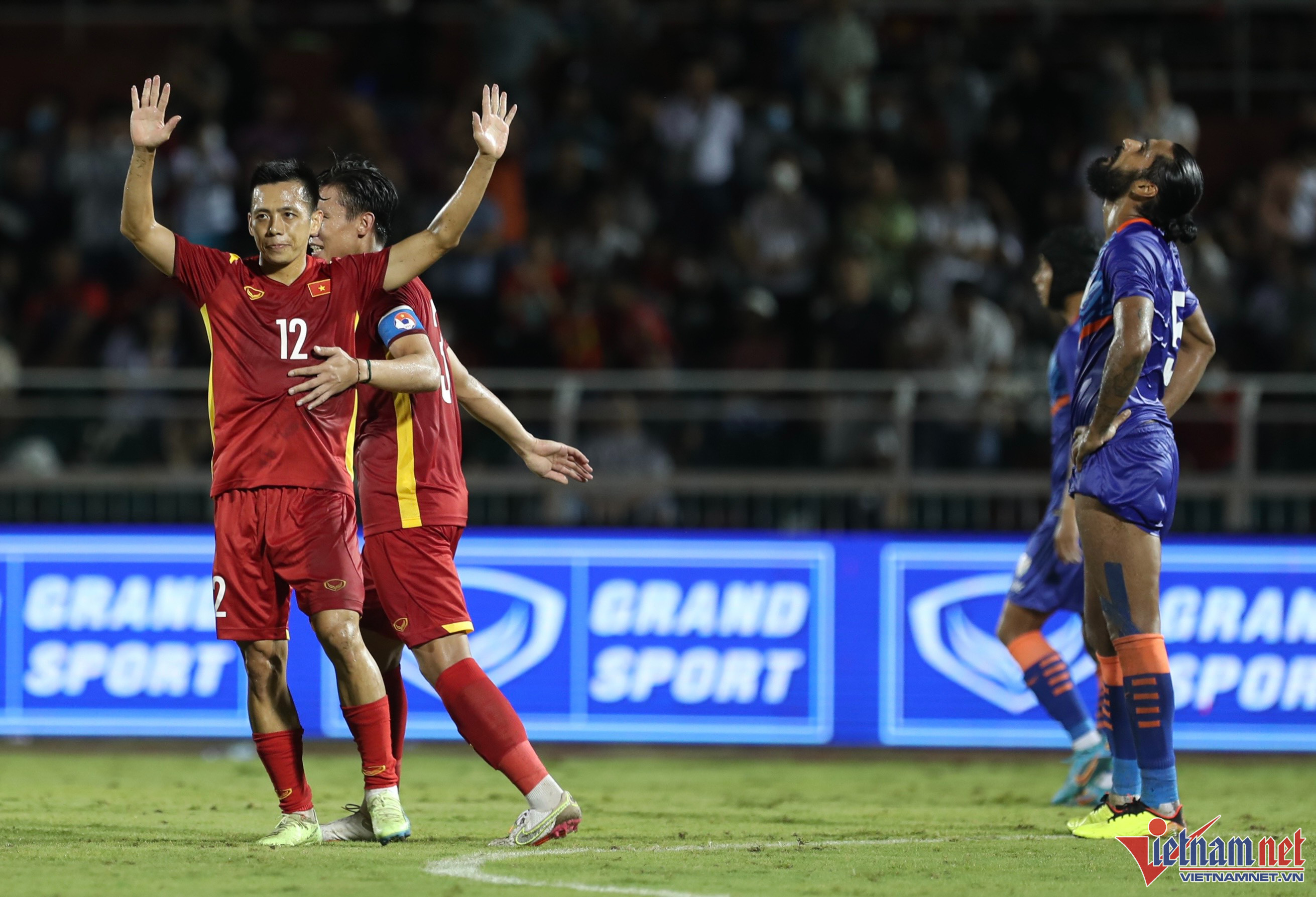 Thắng đậm Ấn Độ, tuyển Việt Nam lên ngôi vô địch Cúp Hưng Thịnh