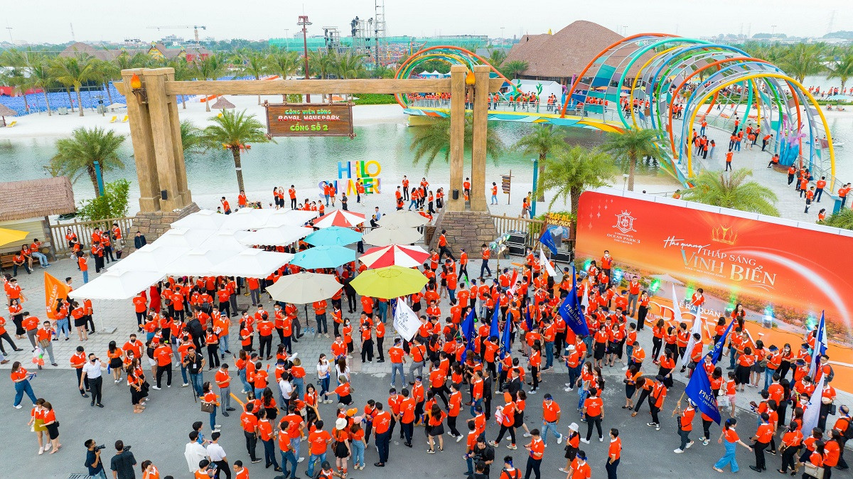 Hơn 8000 ‘chiến binh’ sale khuấy động lễ ra quân dự án Vinhomes Ocean Park 3