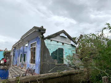 Bão Noru khiến đường đèo sạt lở, hàng trăm ngôi nhà tan hoang
