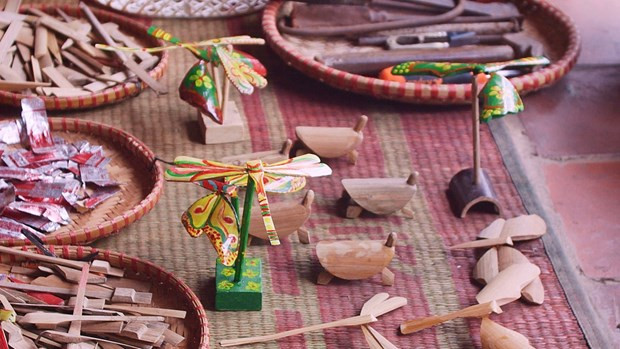 Discovering craft villages in Buddhist centre in Quang Ninh hinh anh 2