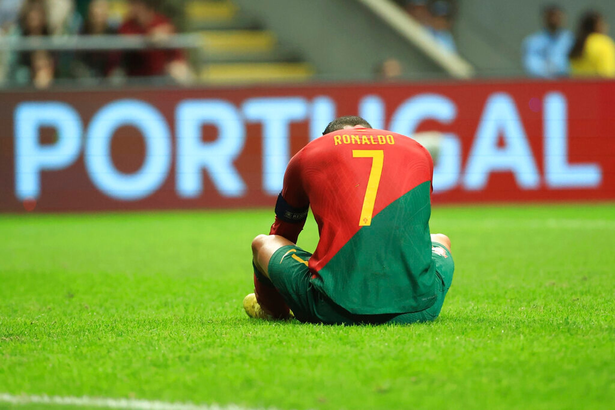 Kết quả Bồ Đào Nha 0-1 Tây Ban Nha: Ronaldo lu mờ trước Morata
