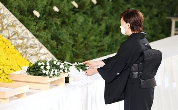 President visits, offers condolences to widow of late PM Abe Shinzo