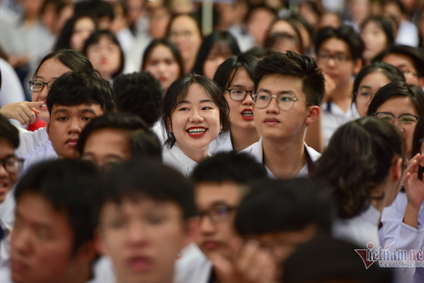 'Lạm thu' đang xâm phạm những giá trị cốt lõi của giáo dục