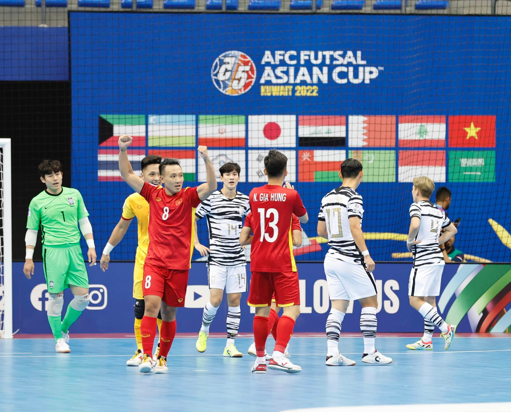 Thắng đậm Hàn Quốc, HLV Diego kéo tuyển futsal Việt Nam trở lại mặt đất