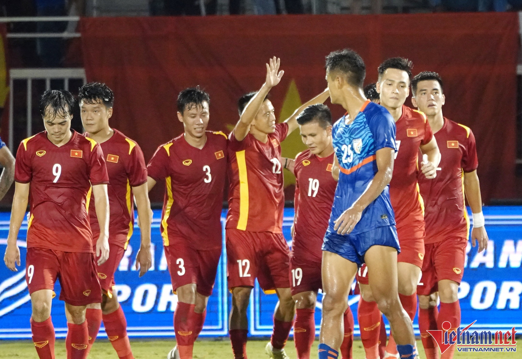 V-League trở lại: Chờ hiệu ứng từ tuyển Việt Nam