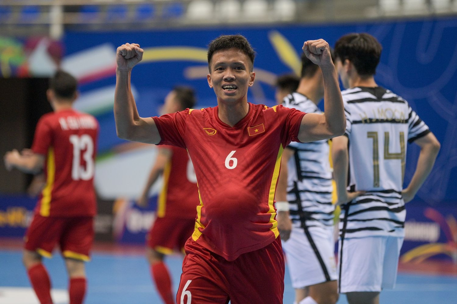 Tuyển futsal Việt Nam thắng Hàn Quốc 5-1 trận ra quân giải châu Á