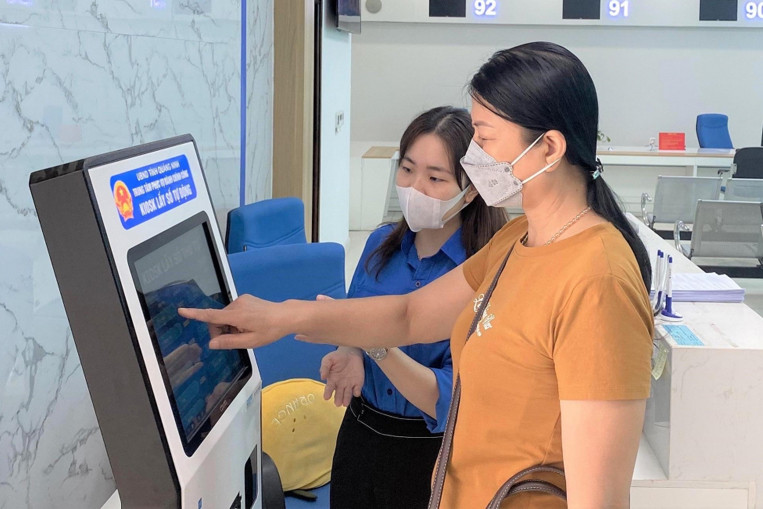 Dịch vụ công trực tuyến ‘không cửa’ Quảng Ninh vì sự hài lòng của người dân, doanh nghiệp