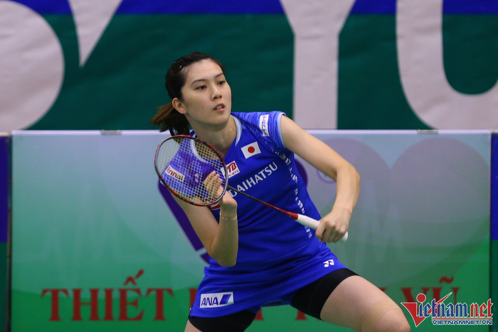 Hạt giống số 1 đơn nữ đã giành chiến thắng 2-0 (21-3, 21-7) trước tay vợt Ấn Độ và bước vào vòng tứ kết. Nếu Ohori và Thuỳ Linh đều giành chiến thắng ở 2 cặp đấu tứ kết, cả hai sẽ tái ngộ tại vòng bán kết.
