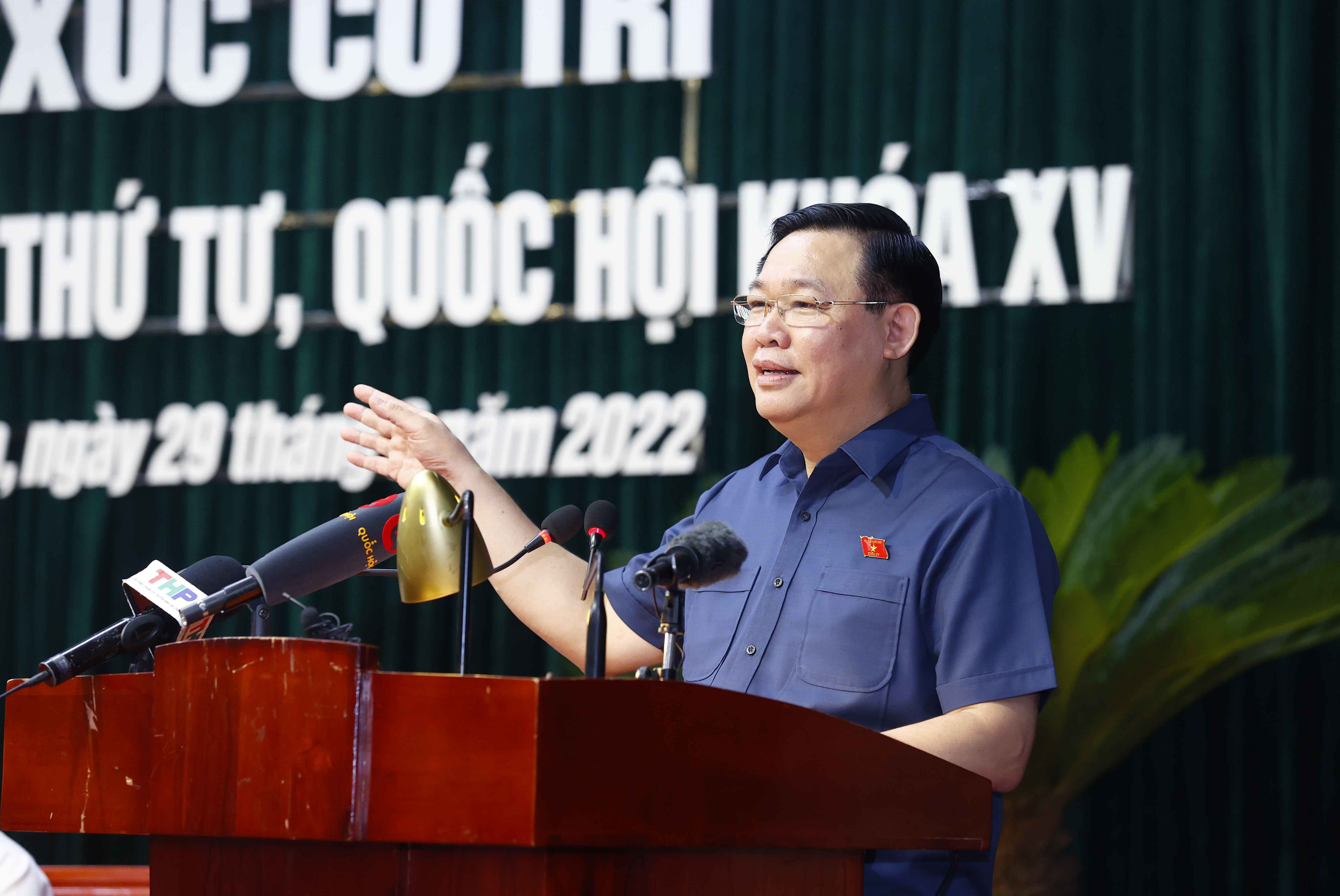 Quốc hội sẽ bàn việc tăng lương cho cán bộ, công viên chức