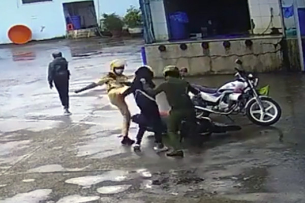 Từ clip hai thiếu niên bị cảnh sát đánh đến chỉ đạo ‘nóng’ của Bộ Công an