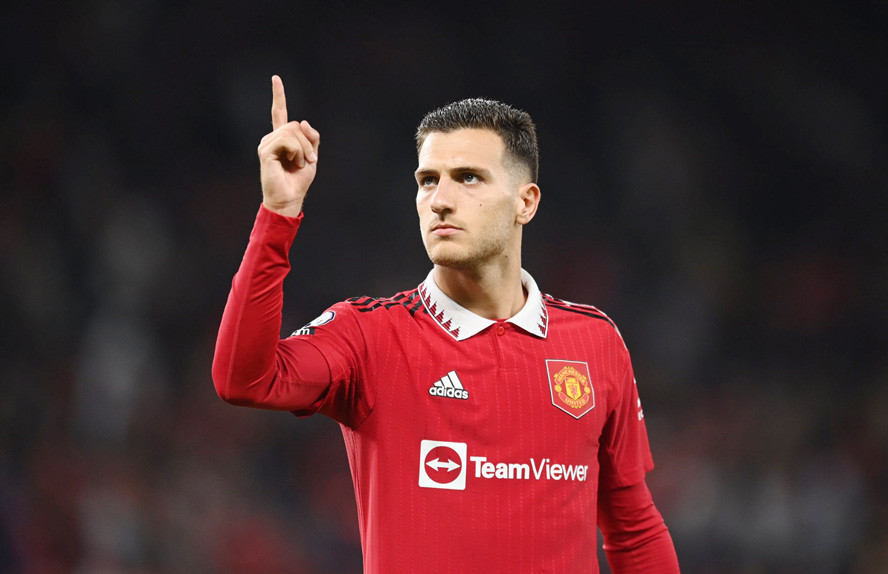 Diogo Dalot tiến bộ vượt bậc, MU lo mất người