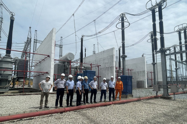 EVNNPT hoàn thành công tác khắc phục sự cố lưới điện do bão số 4 gây ra
