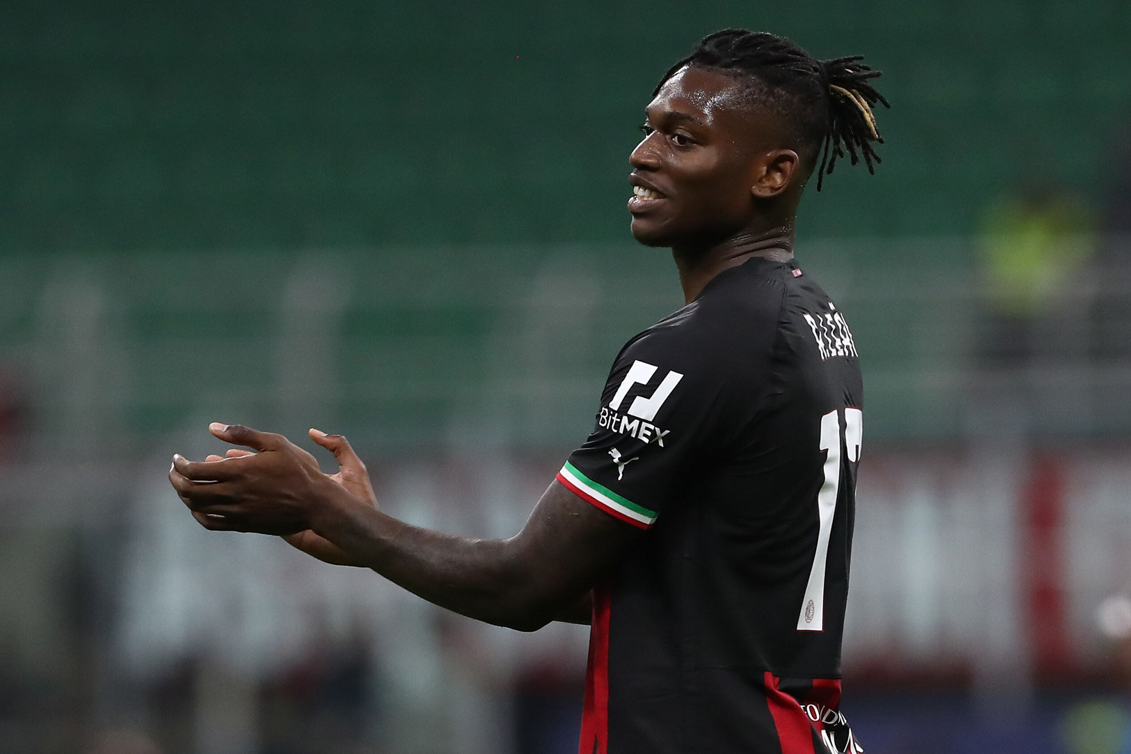 Rafael Leao ra yêu sách để ở lại AC Milan