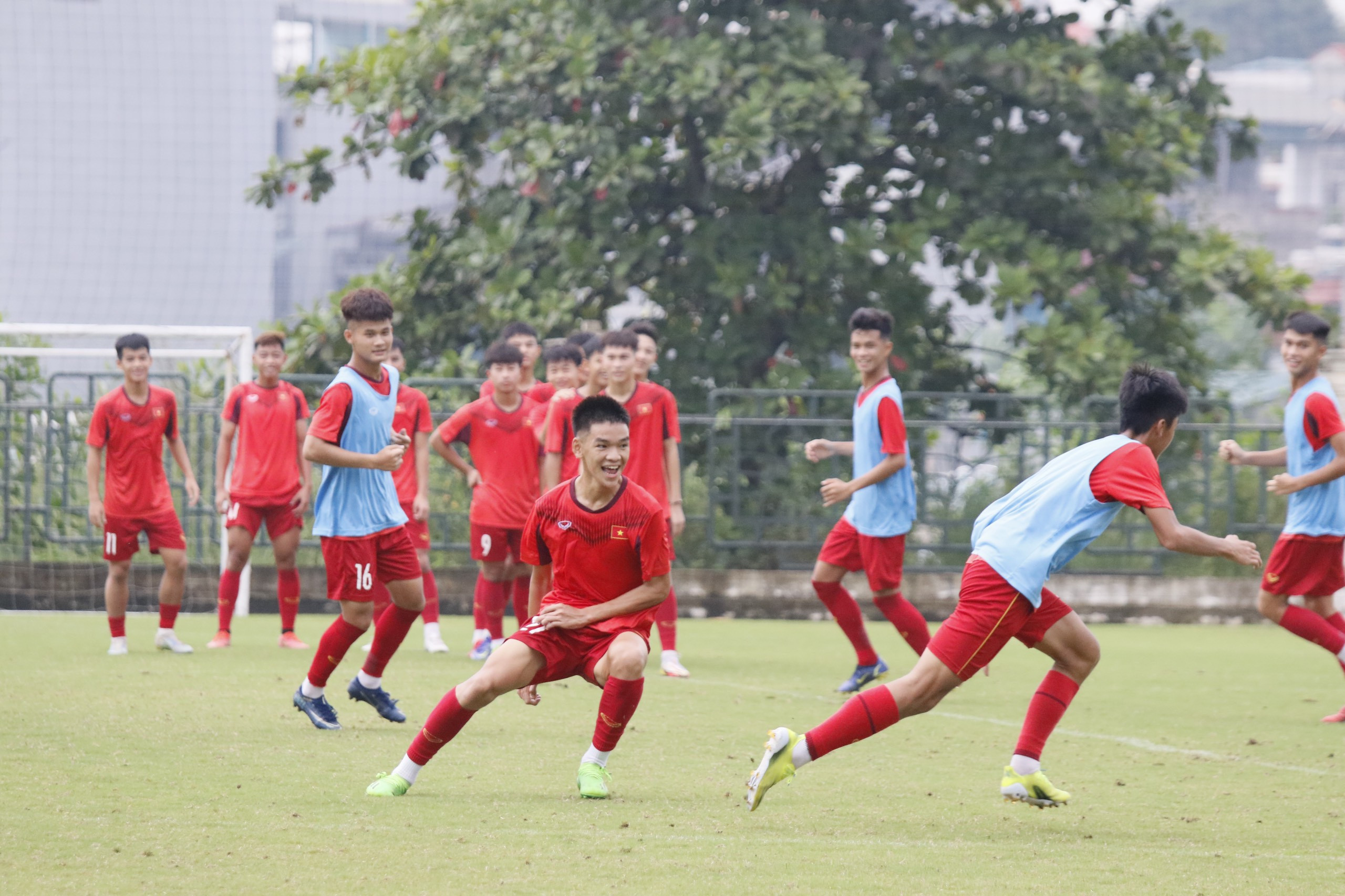 U17 Việt Nam rèn bài tủ chờ đấu Thái Lan ở giải châu Á
