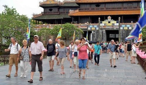Vietnam welcomes 1.87 million foreign visitors in nine months hinh anh 1