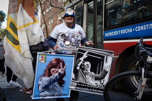 Làn sóng thịnh nộ sau vụ phó Tổng thống Argentina bị chĩa súng vào mặt