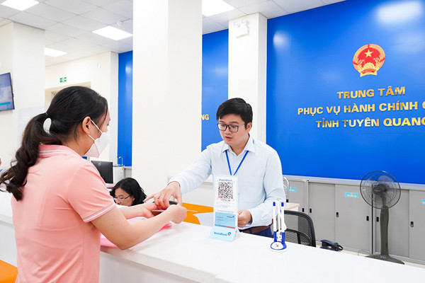 Hồ sơ giải quyết thủ tục hành chính qua Bưu điện Tuyên Quang tăng 98%