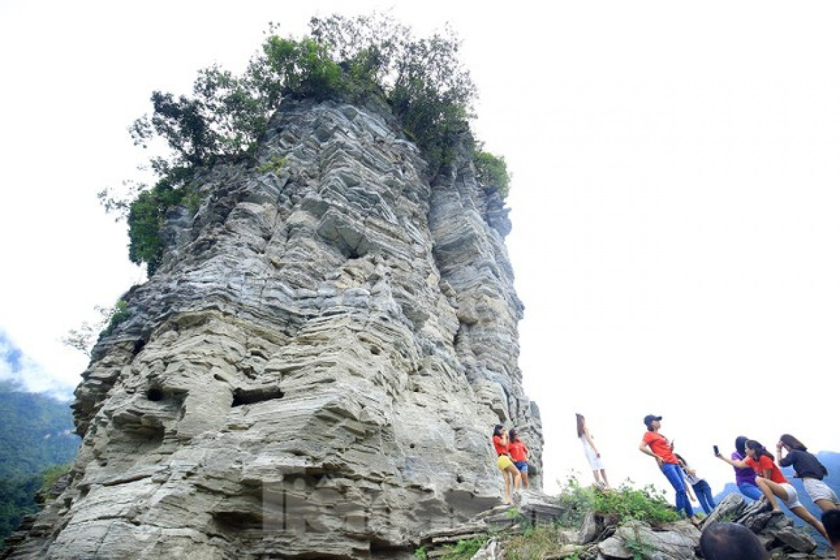 discovering another ha long bay in the midst of jungle picture 11