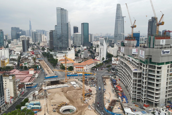 Người dân ở đường đắt nhất TP.HCM sắp thoát cảnh 6 năm 'lô cốt' chặn cửa