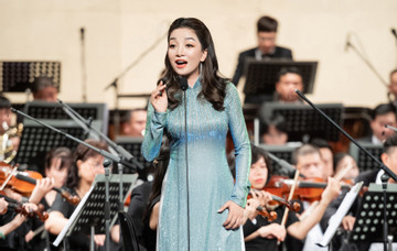 Ca sĩ Phạm Thu Hà lên tiếng khi bị cho là hát sai lời 'Đất nước tình yêu'