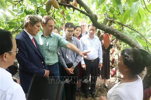 US Special Presidential Envoy for Climate visits Ben Tre