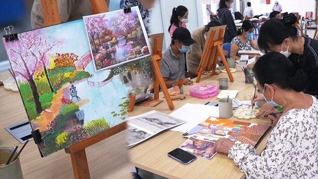 Lớp dạy học vẽ tranh sơn dầu màu trên toan tại Hà Nội