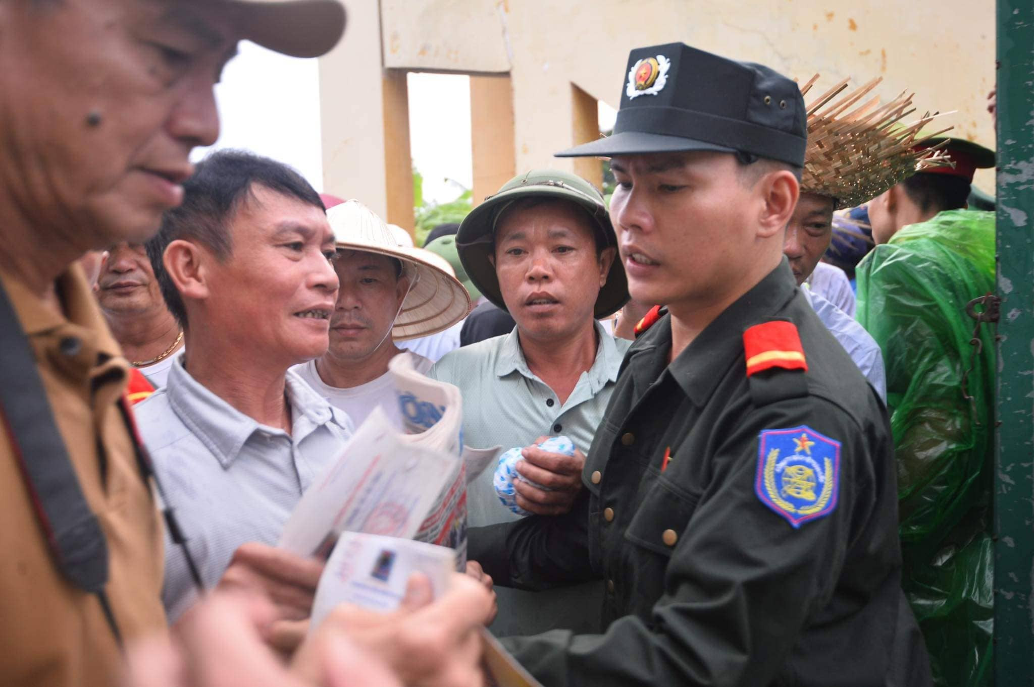 Lễ hội chọi trâu Đồ Sơn: Cặp vé vào sân được bán giá tiền triệu