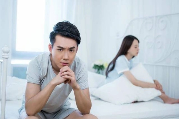 Nghe hộ cuộc gọi từ 'bố' lúc vợ đang tắm, sau đó tôi quyết định ly hôn
