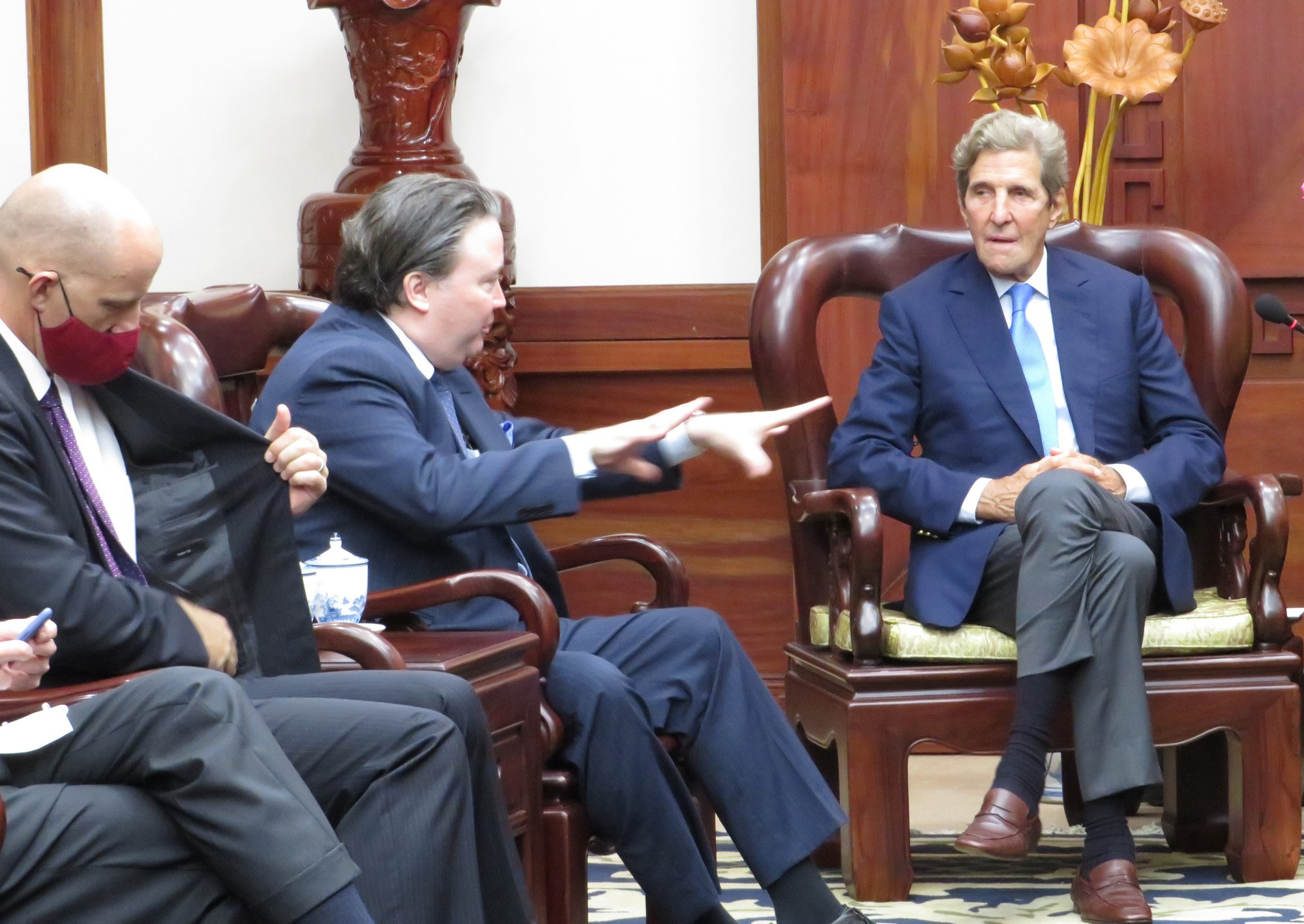 Bí thư Thành ủy TP HCM tiếp Đặc phái viên Tổng thống Mỹ John Kerry - Ảnh 2.