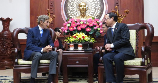 Bí thư Thành ủy TP.HCM tiếp Đặc phái viên Tổng thống Mỹ John Kerry