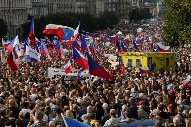 Biểu tình rầm rộ chống chính phủ, EU và NATO ở CH Séc
