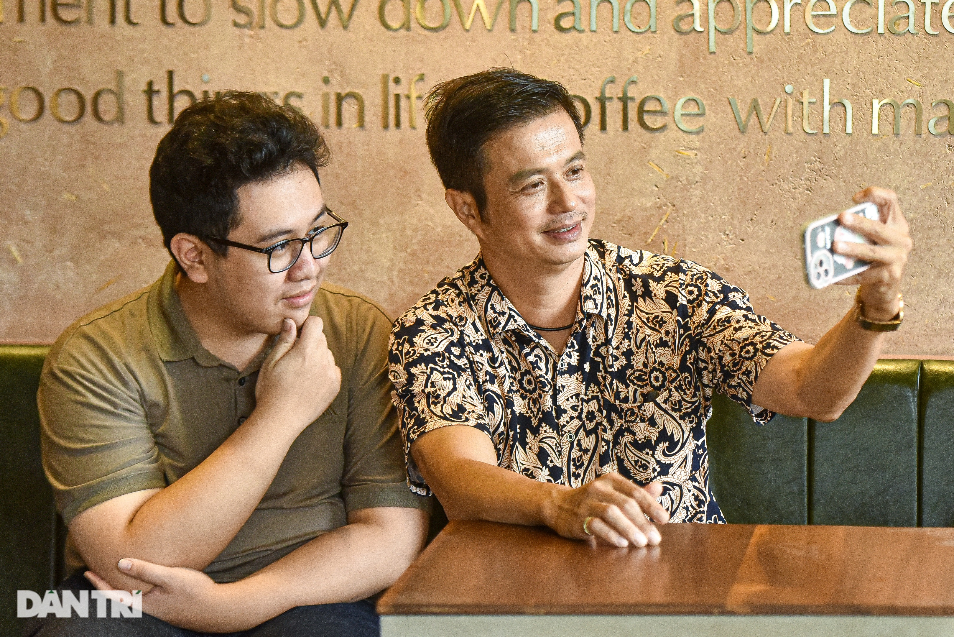 Cuộc sống của Bá Anh 20 năm sau Những ngọn nến trong đêm - 12