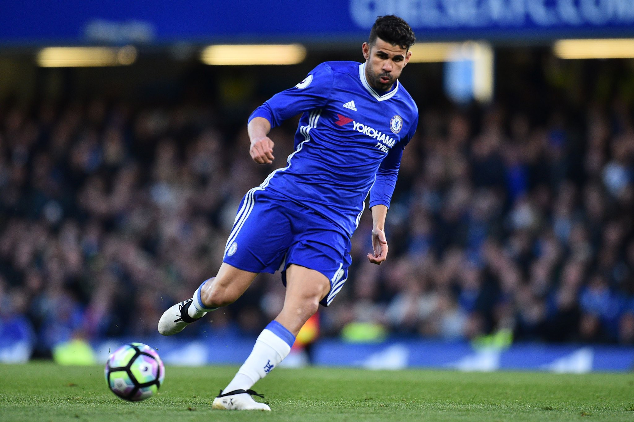 Diego Costa bất ngờ trở lại Ngoại hạng Anh