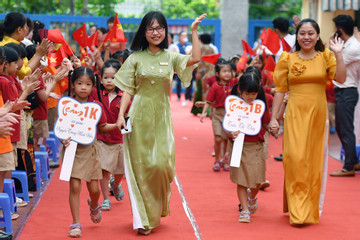 Hơn 23 triệu giáo viên và học sinh chính thức vào năm học mới