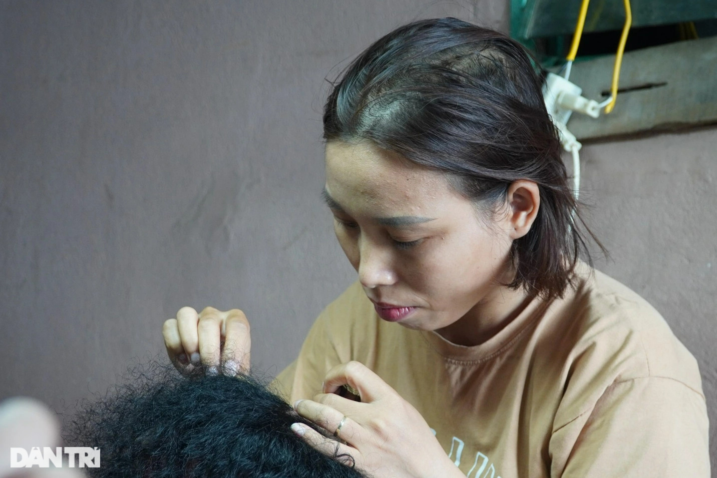 Kiếm tiền thật nhờ nghề làm... hàng giả - 7