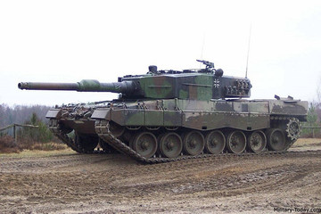 Ukraine muốn nhận xe tăng ‘báo hoa’, Đức điều quân tới sát nách Nga