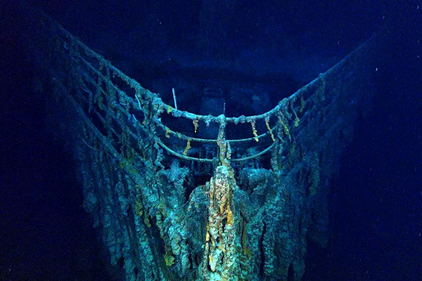 Bỏ gần 6 tỷ tận mắt chiêm ngưỡng xác tàu Titanic huyền thoại