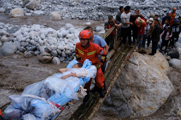 Toàn cảnh động đất mạnh ở Tứ Xuyên, Trung Quốc; gần 70 người thiệt mạng