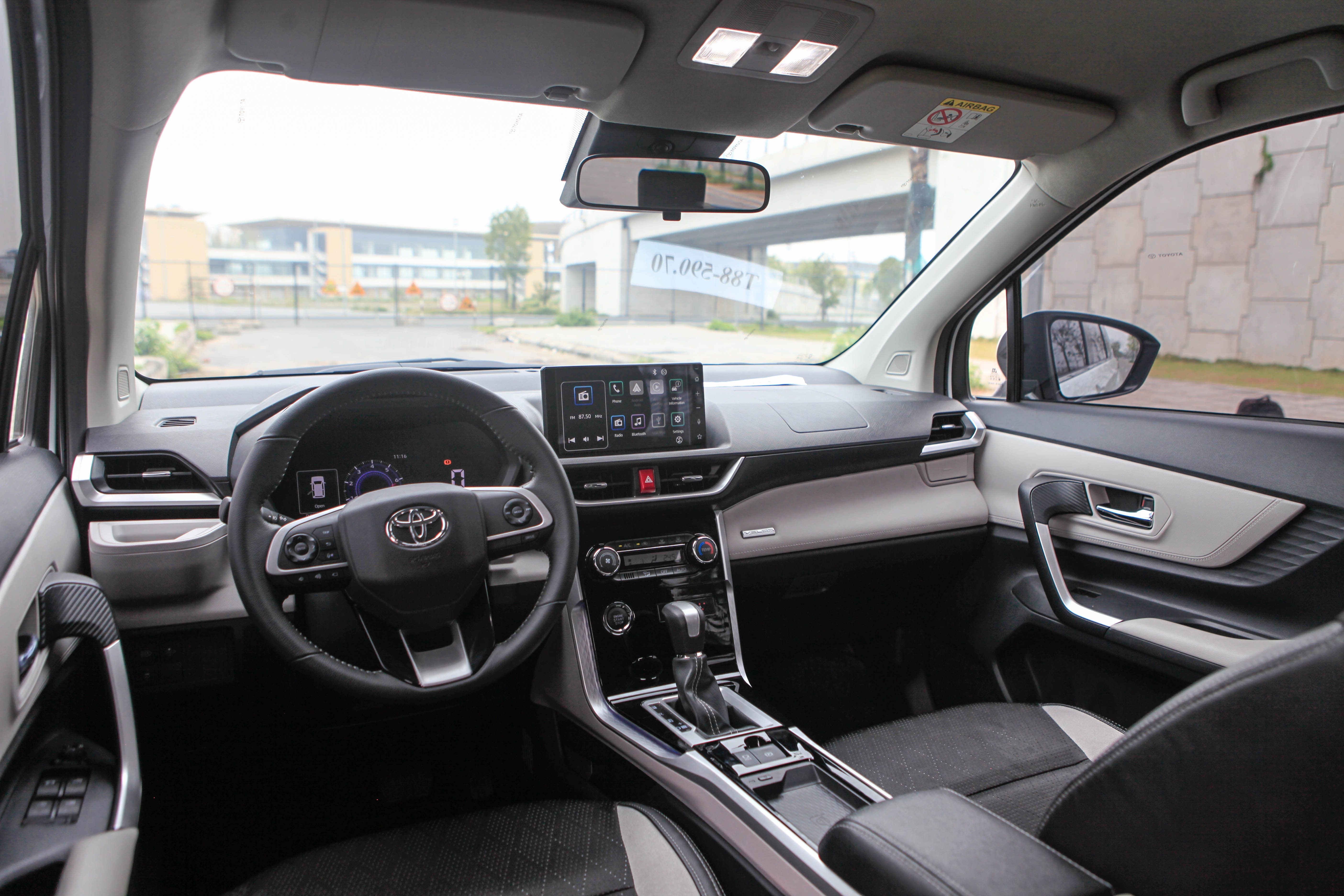 mui khoi thuoc tren oto anh 3