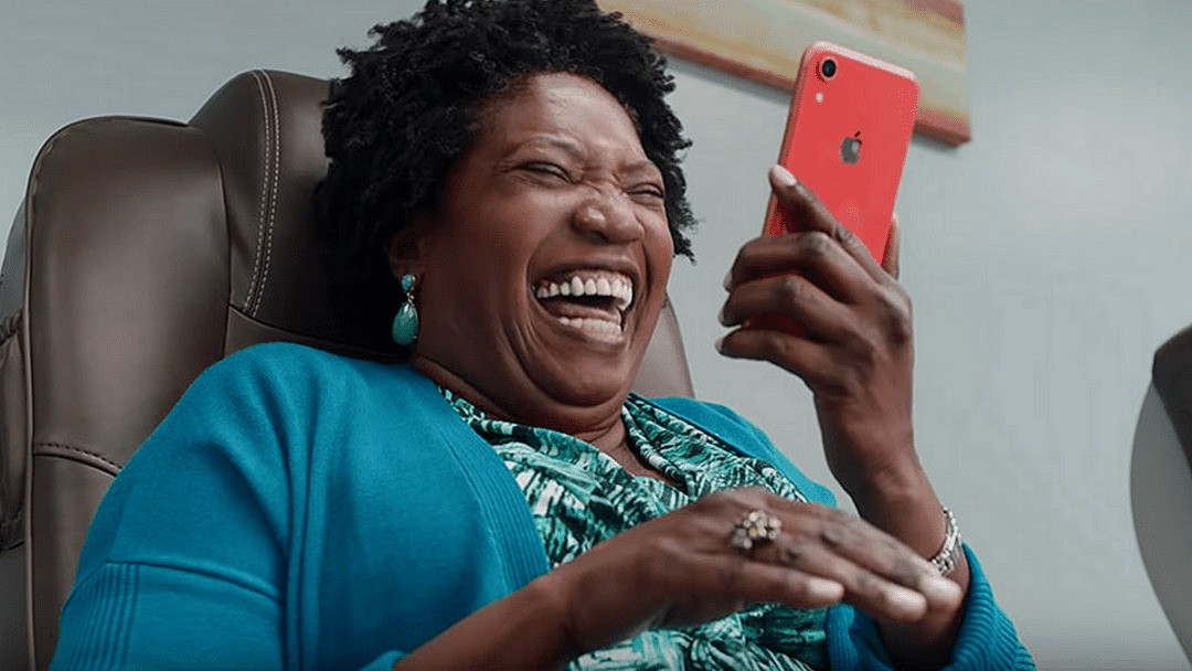 Bộ Tư pháp Brazil yêu cầu Apple ngừng bán iPhone không có củ sạc
