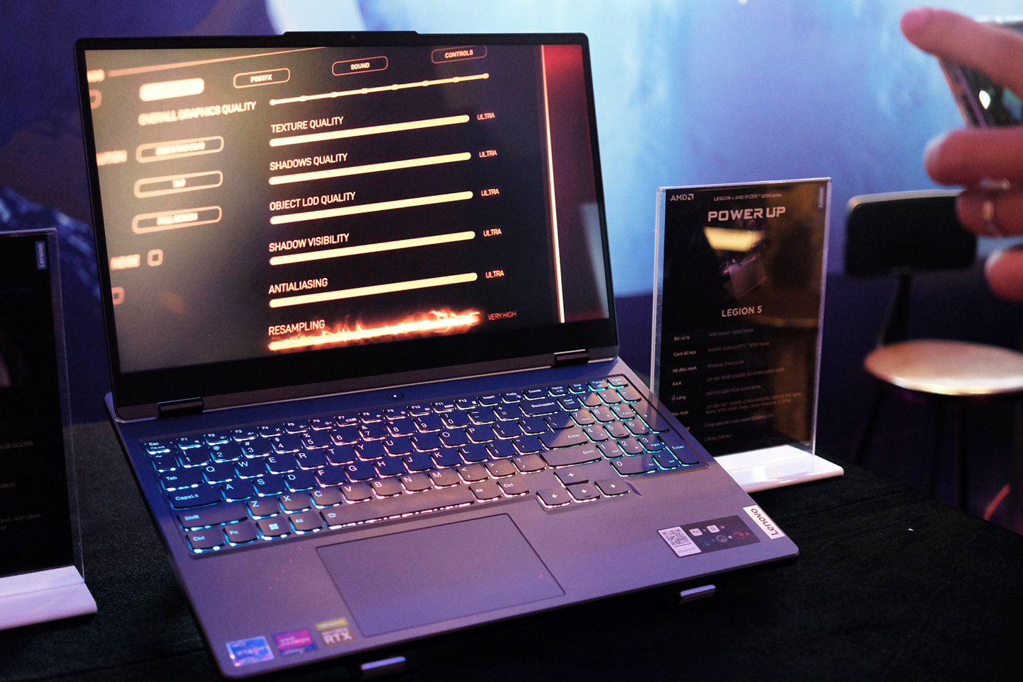 Khan hiếm chip giảm, thị trường Việt xuất hiện nhiều mẫu laptop gaming mới