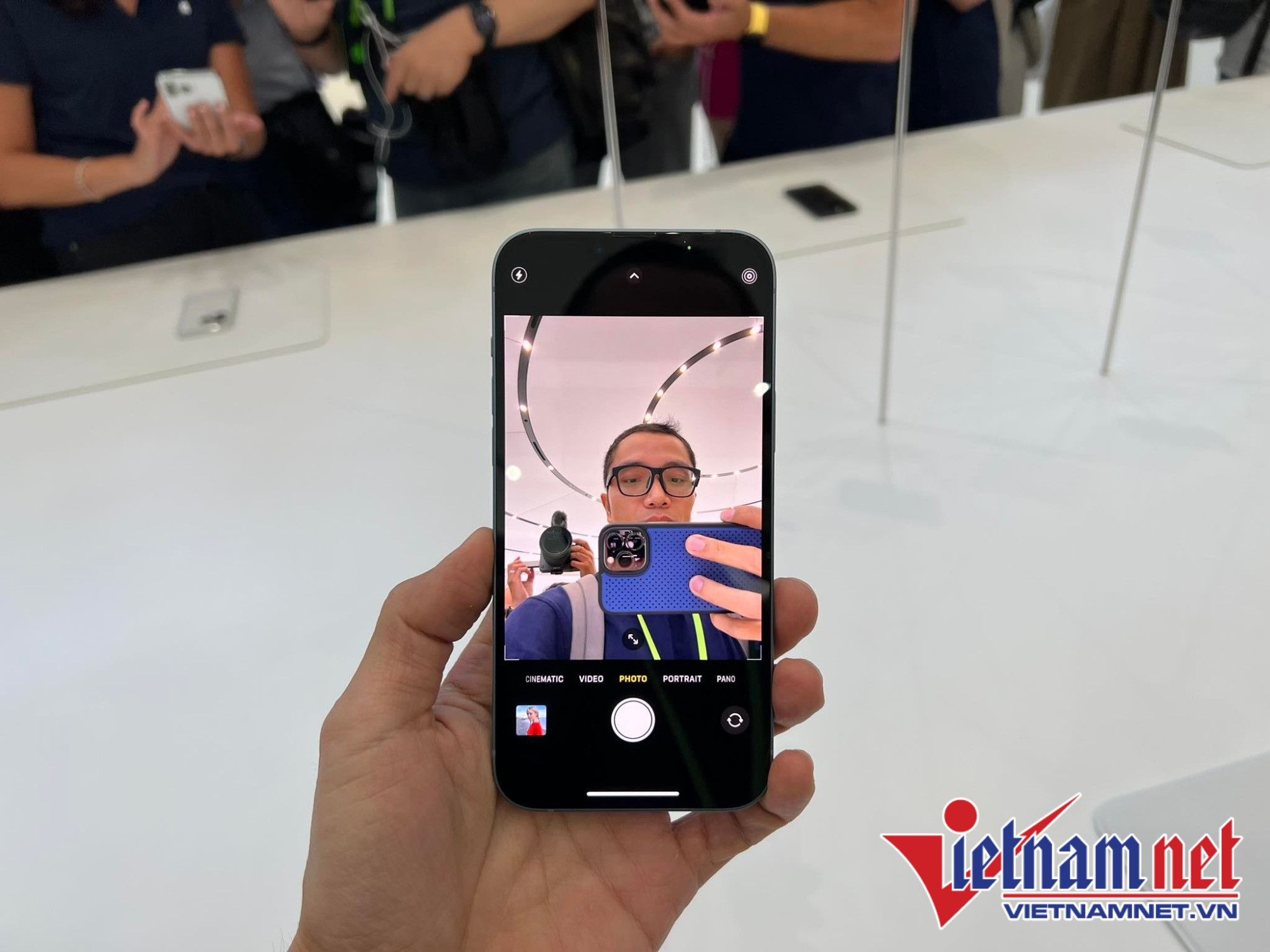 Những hình ảnh trên tay đầu tiên iPhone 14, iPhone 14 Pro và Pro  Max