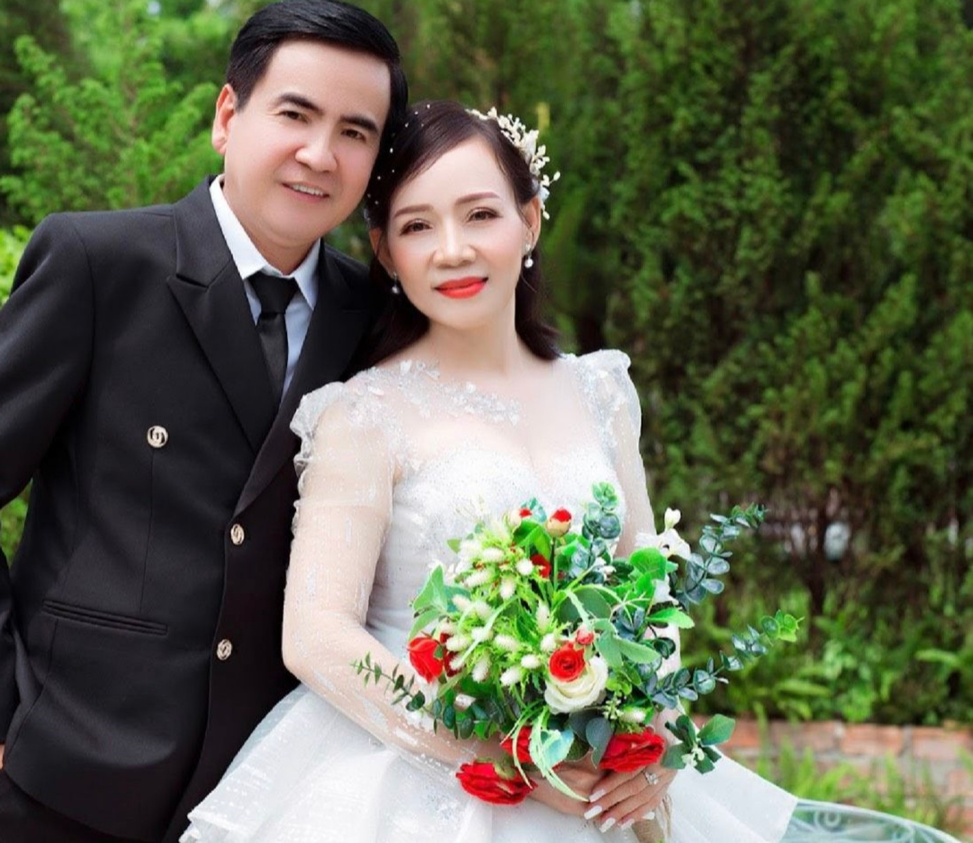 Cặp đôi từng đổ vỡ hôn nhân, làm đám cưới chỉ sau 2 tháng được mai mối