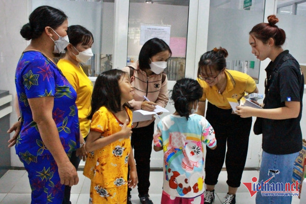 Những đứa trẻ không được vui tết Trung thu bên gia đình