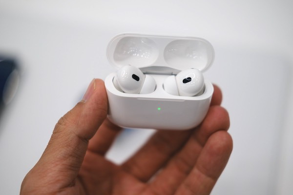 AirPods Pro 2: Khử ồn tốt hơn, chưa hỗ trợ âm thanh chất lượng cao, giá 249 USD