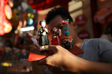 Hanoi artisan revives traditional toys